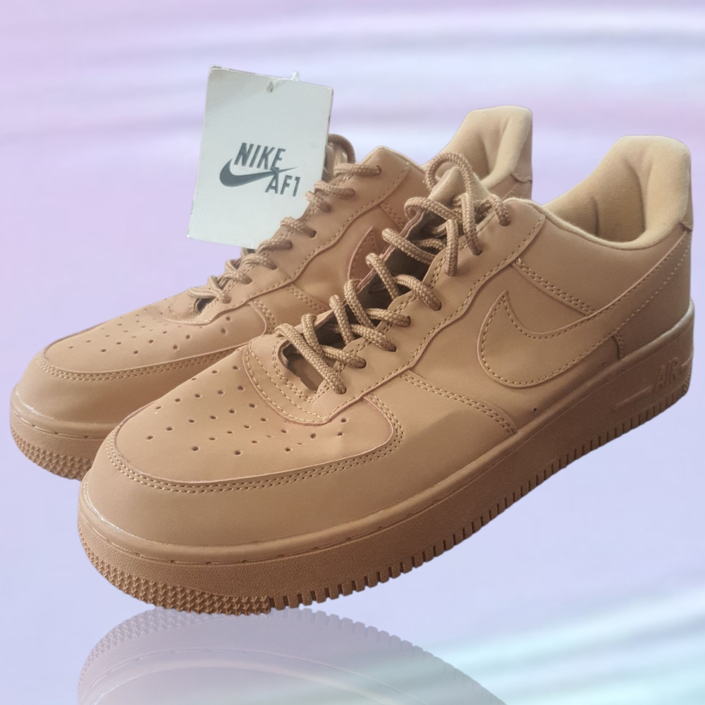 Nike Men's Beige Sneakers Size 11